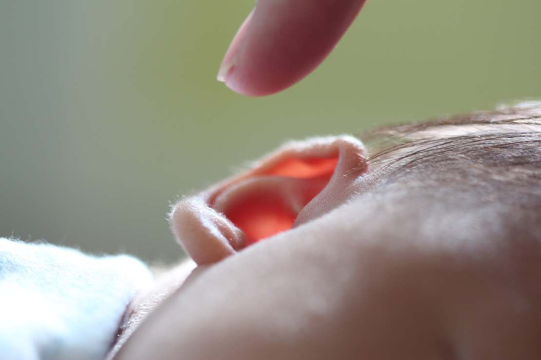 Operacja plastyczna uszu, korekta uszu, co zrobić z odstającymi 