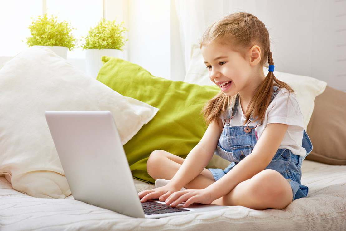 Pierwszy laptop dla dziecka – miniporadnik dla rodziców