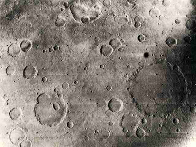 Kratery Mars Mariner