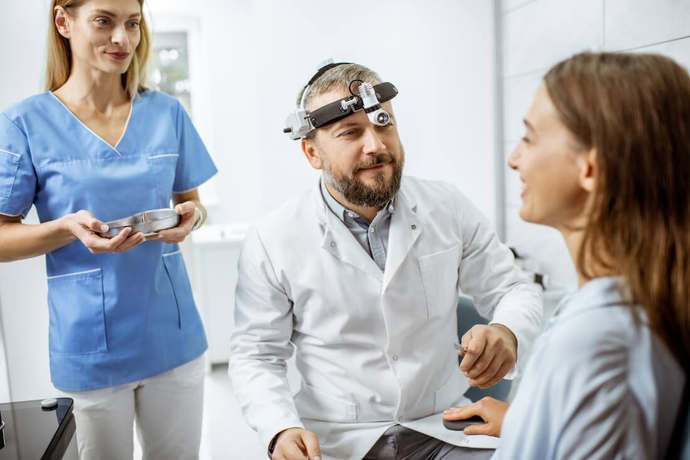 Krzywa przegroda nosowa, jej przyczyny i objawy