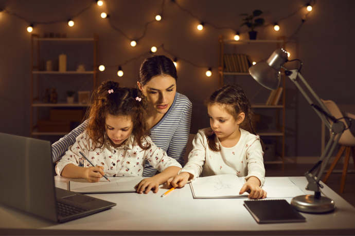 Jaką lampkę biurkową wybrać?