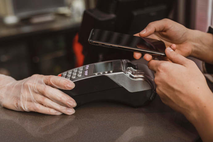 Zalety posiadania terminali płatniczych