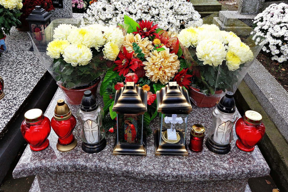 Jak czyścic pomniki z granitu i lastryko