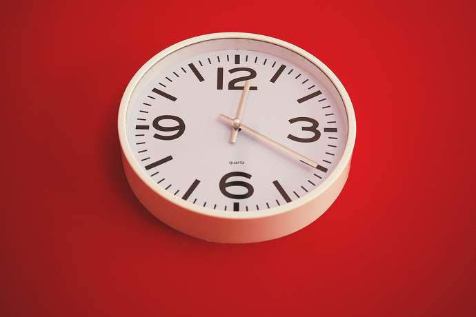 Wady wprowadzenia przejściowego czasu letniego