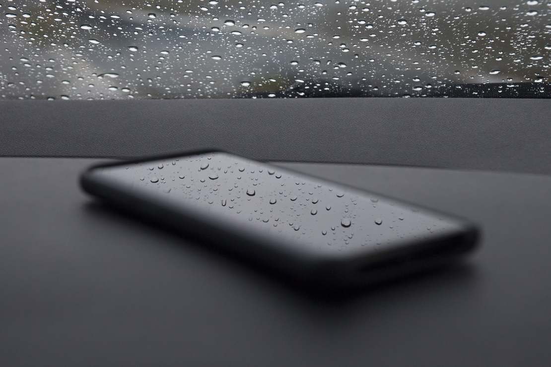 Wodoodporny i wodoszczelny – czy to jedno i to samo?