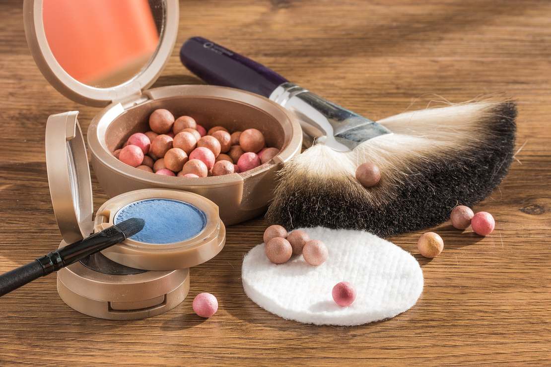 Na co zwrócić uwagę przy zakupie organizera na kosmetyki?