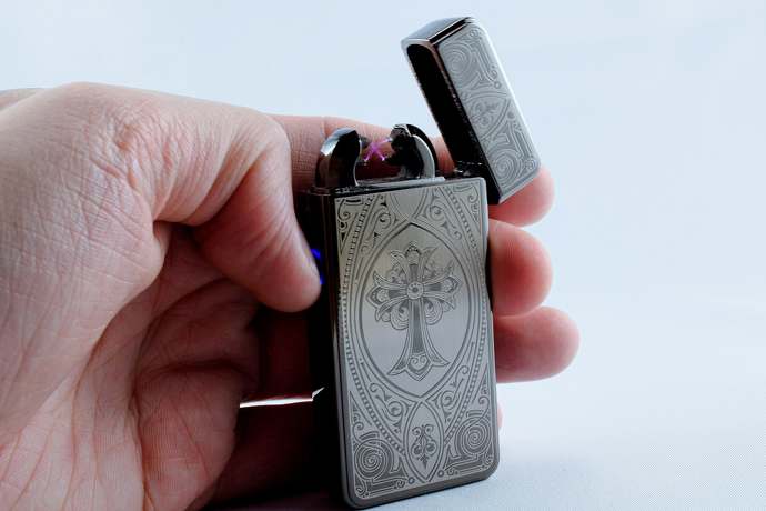 Kiedy powstała pierwsza zapalniczka? Historia „zapalary” i co ni