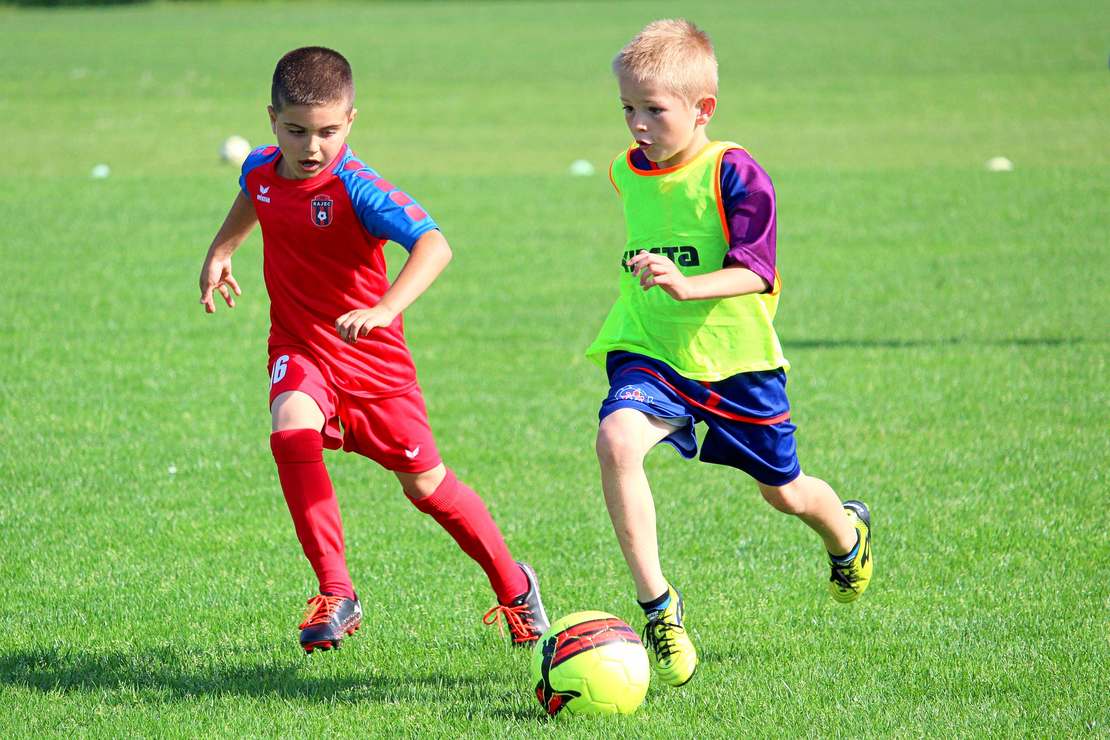 W jakim wieku zapisać dziecko na treningi do szkółki piłkarskiej