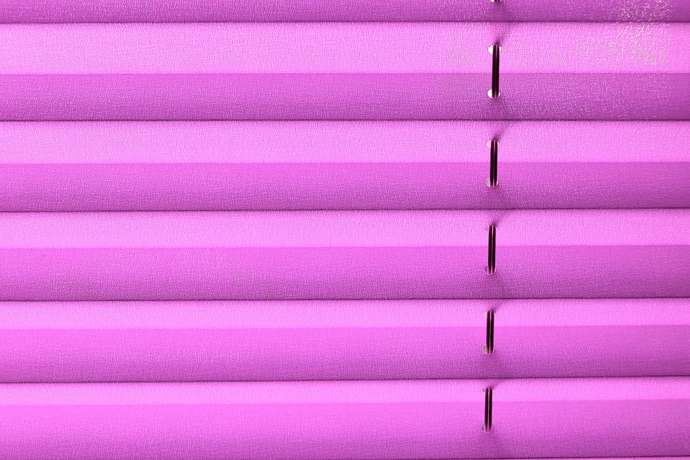 Rolety plisowane - dlaczego warto się na nie zdecydować?