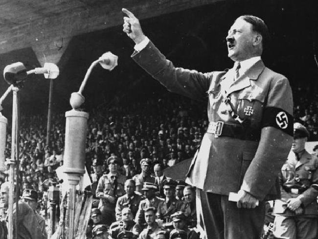 Adolf Hitler podczas przemowienia